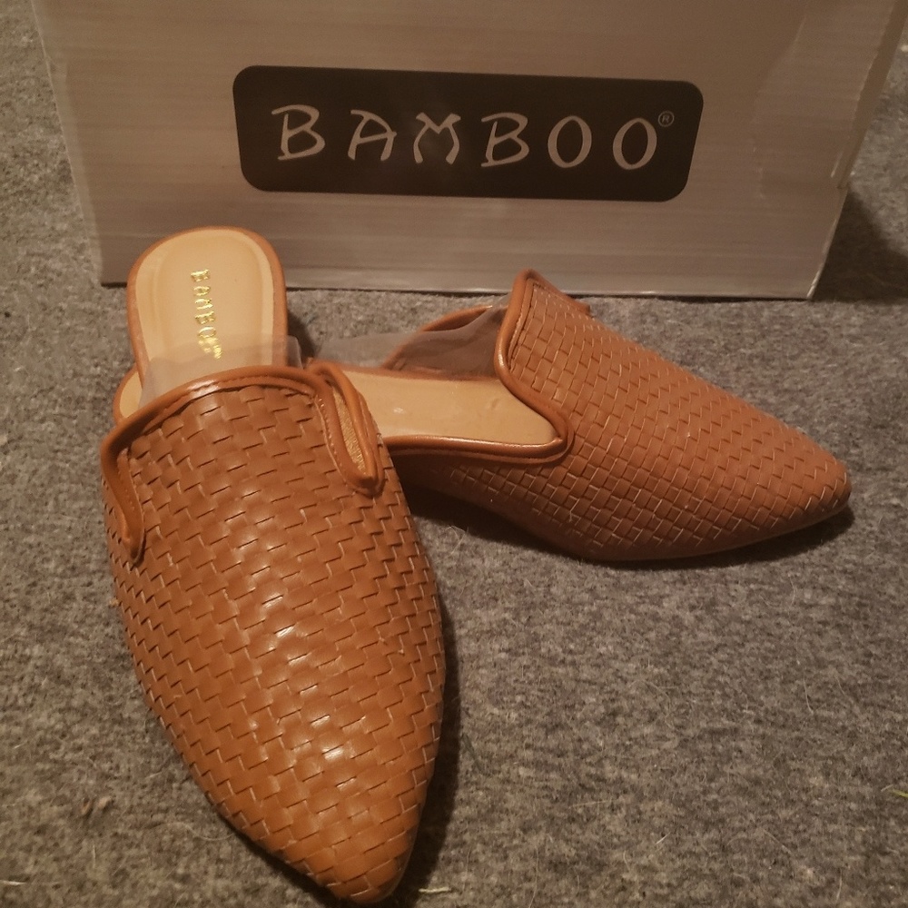Brown slides size 7.5